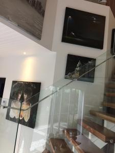 Art Collector's House - Contemporary Artwork